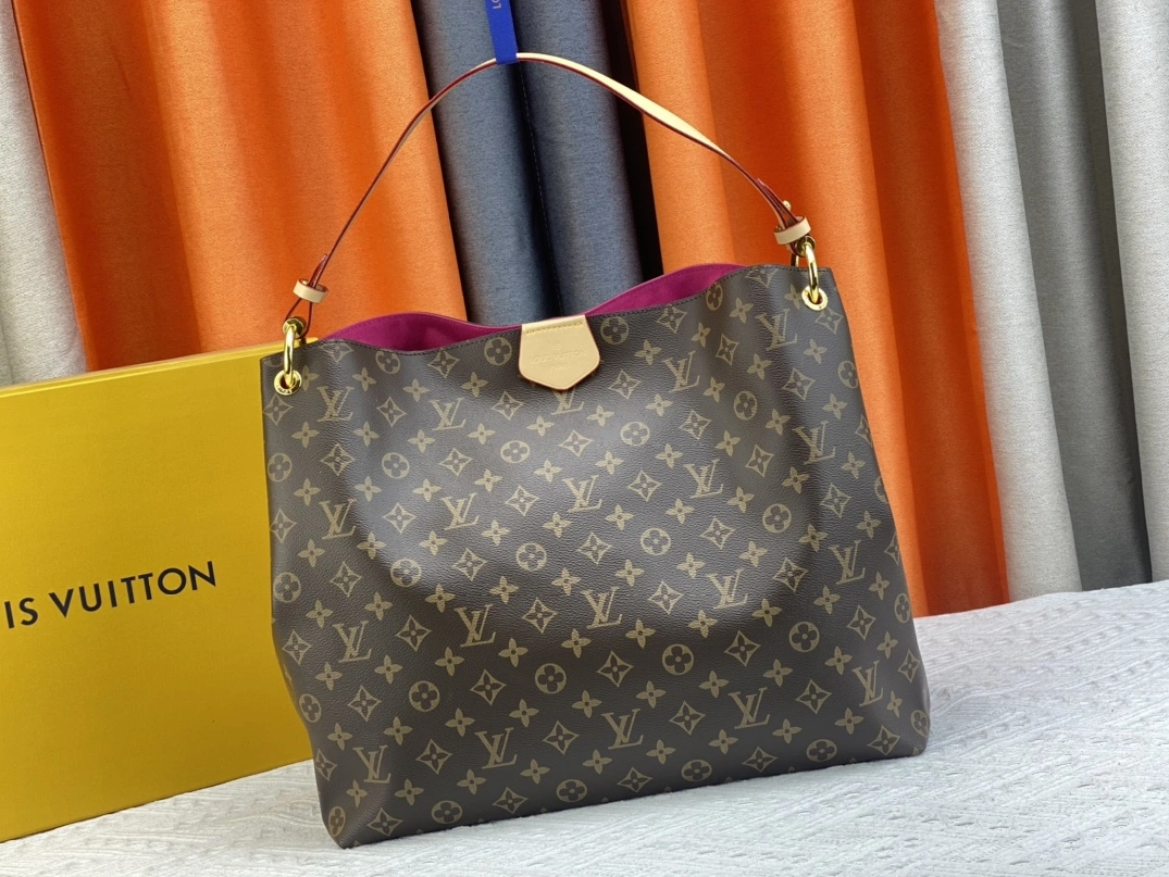 DailyWear 535 Louis Vuitton AAA Quality Shoulder Bags In Rose Red For Women