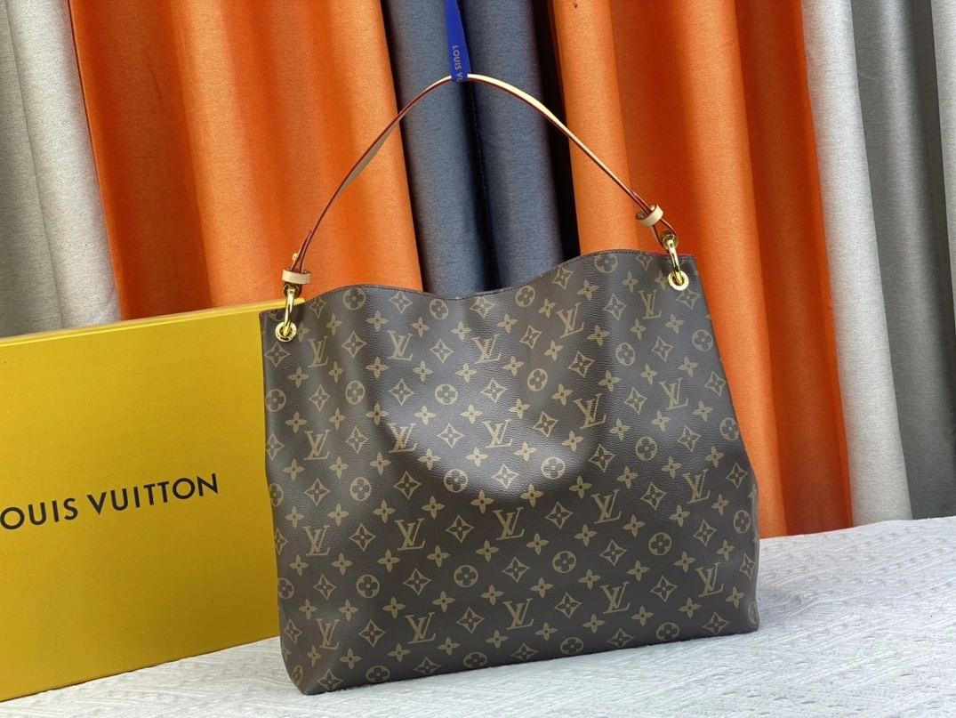 DailyWear 535 Louis Vuitton AAA Quality Shoulder Bags In Rose Red For Women