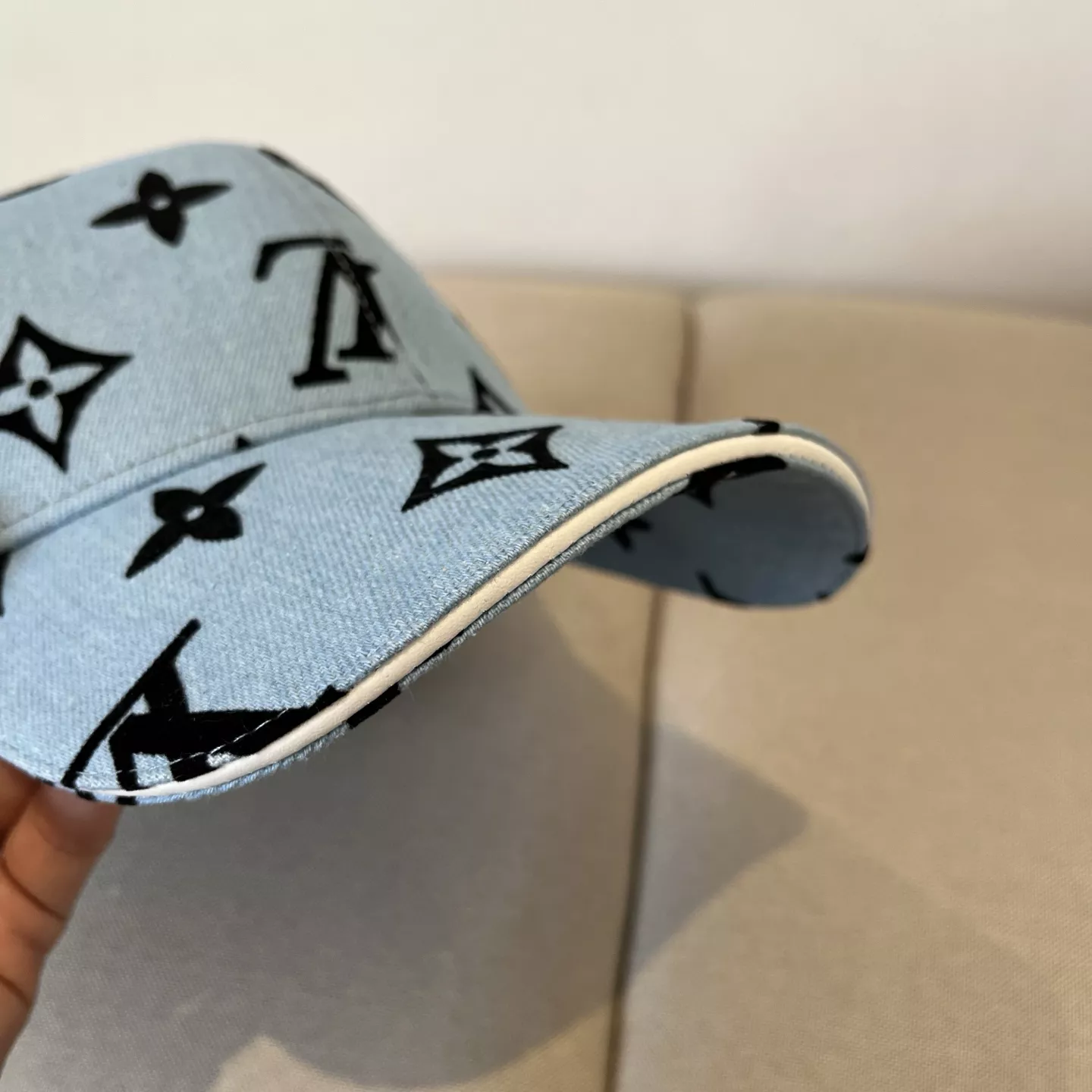 DailyWear 5579 Louis Vuitton LV Caps