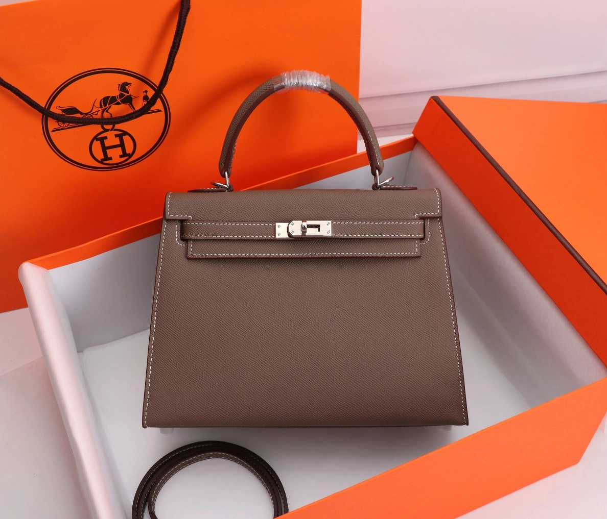 DailyWear 5601 Hermes AAA Quality Handbags For Women