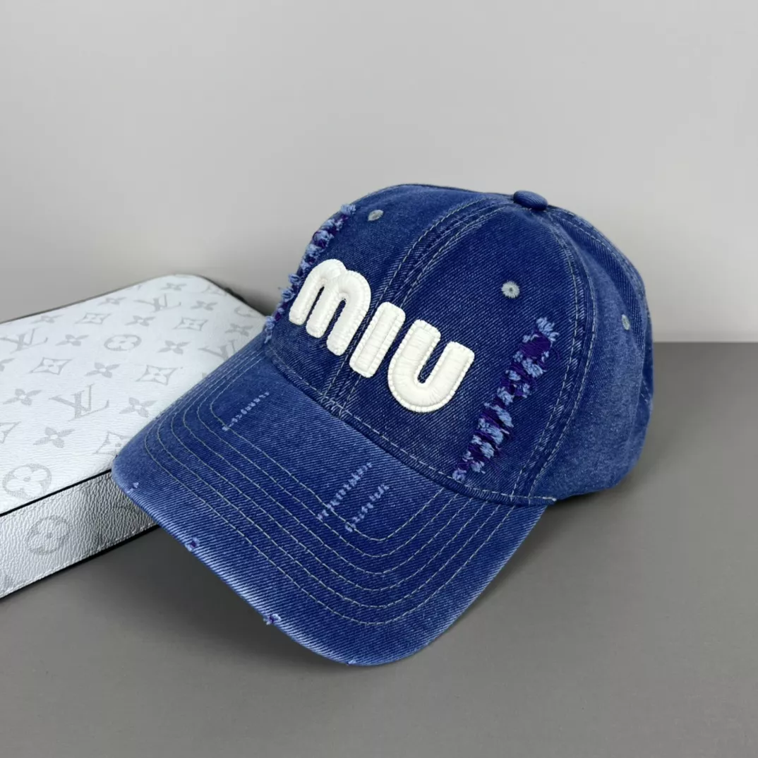 DailyWear 5738 MIU MIU Caps