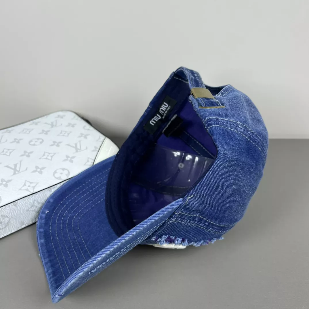 DailyWear 5738 MIU MIU Caps