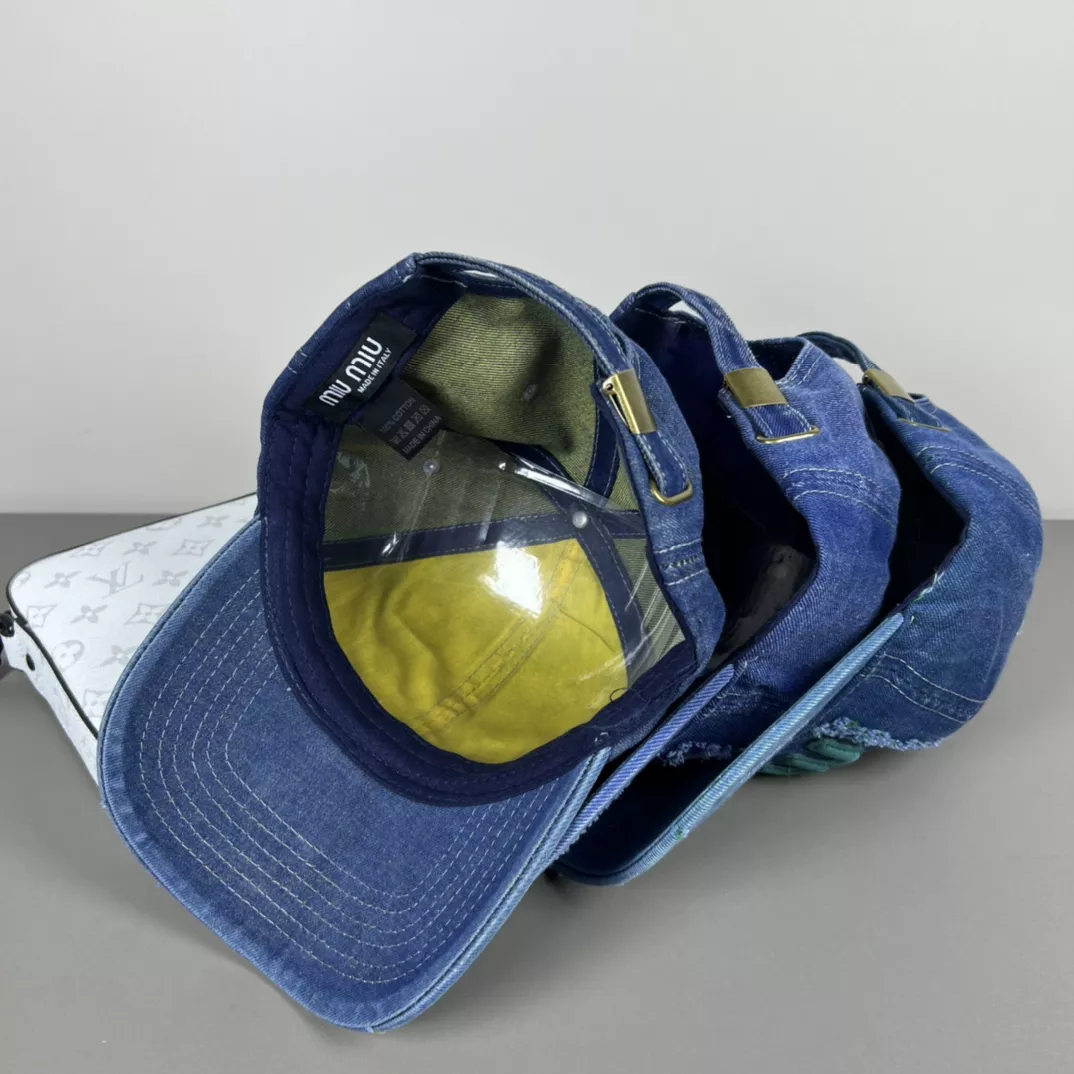DailyWear 5738 MIU MIU Caps