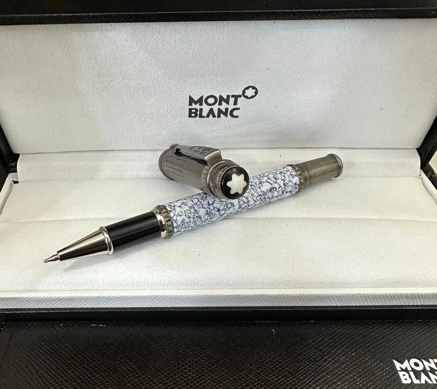 DailyWear 5854 Montblanc Pen