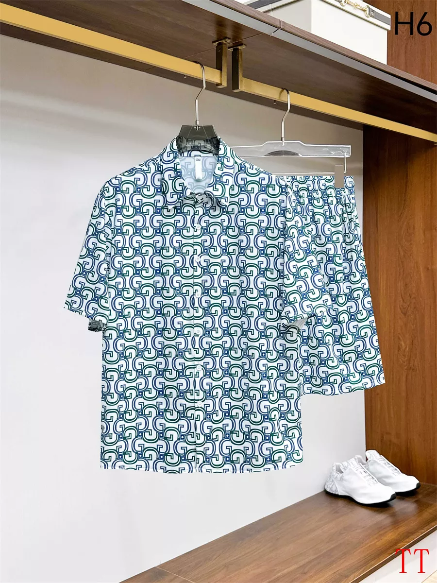 DailyWear 6007 Gucci Tracksuits Short Sleeved For Men