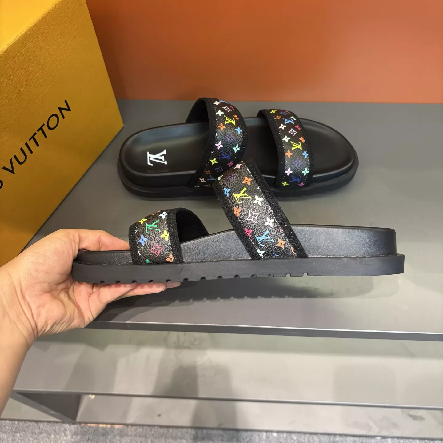 DailyWear 6037 Louis Vuitton Slippers For Men