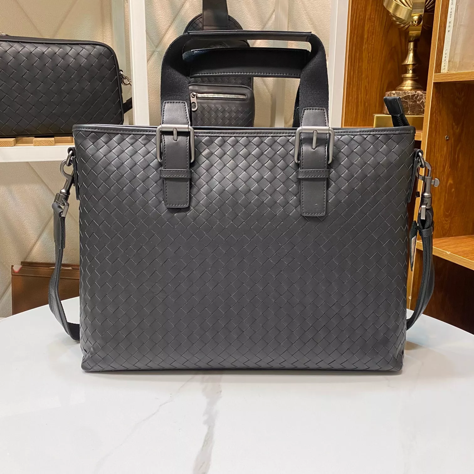 DailyWear 6233 Bottega Veneta AAA Man Handbags