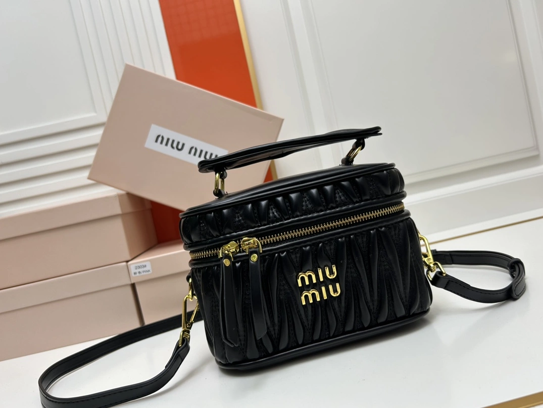 DailyWear 6585 MIU MIU AAA Quality Messenger Bags For Women