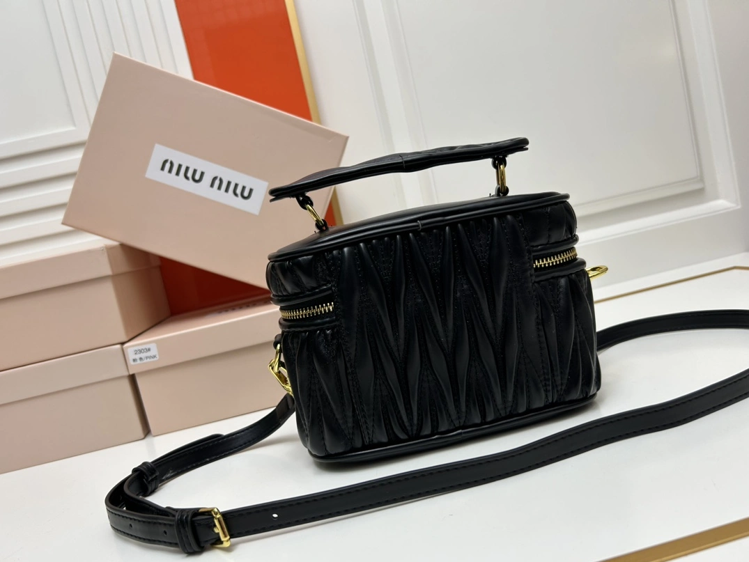 DailyWear 6585 MIU MIU AAA Quality Messenger Bags For Women