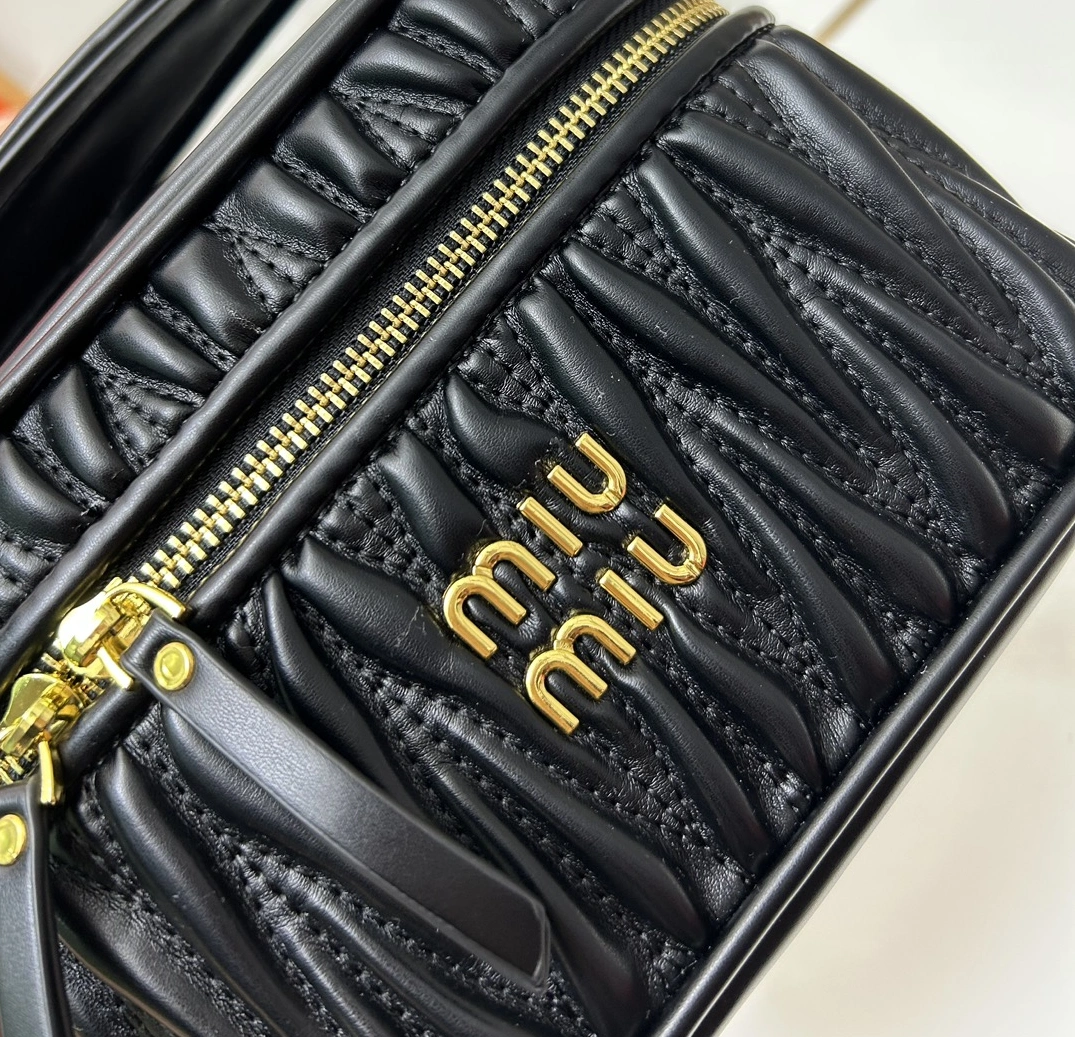 DailyWear 6585 MIU MIU AAA Quality Messenger Bags For Women