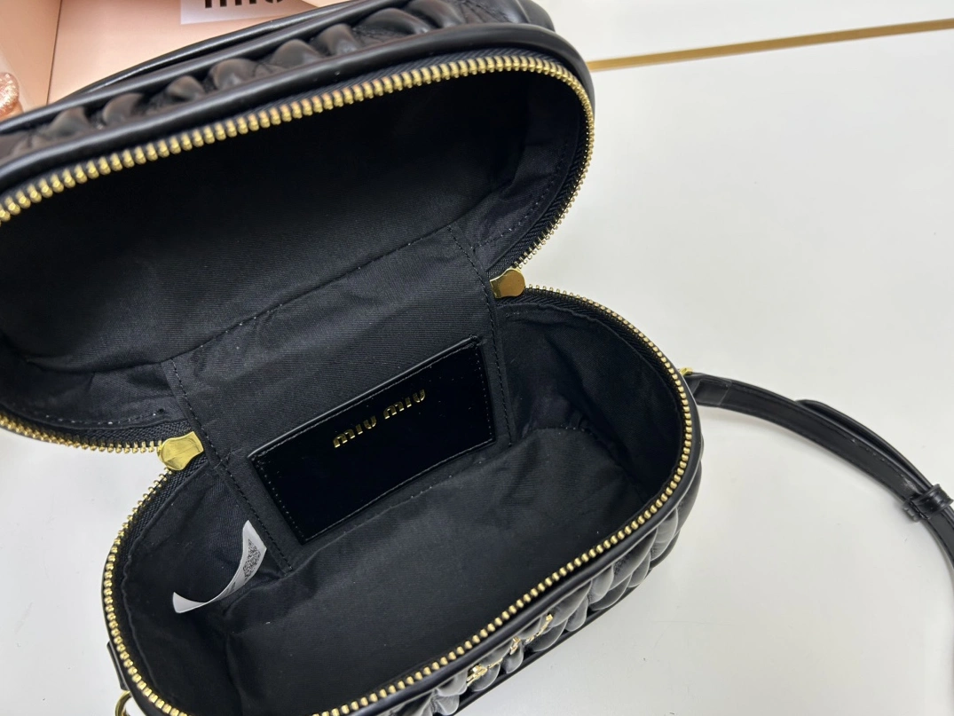 DailyWear 6585 MIU MIU AAA Quality Messenger Bags For Women