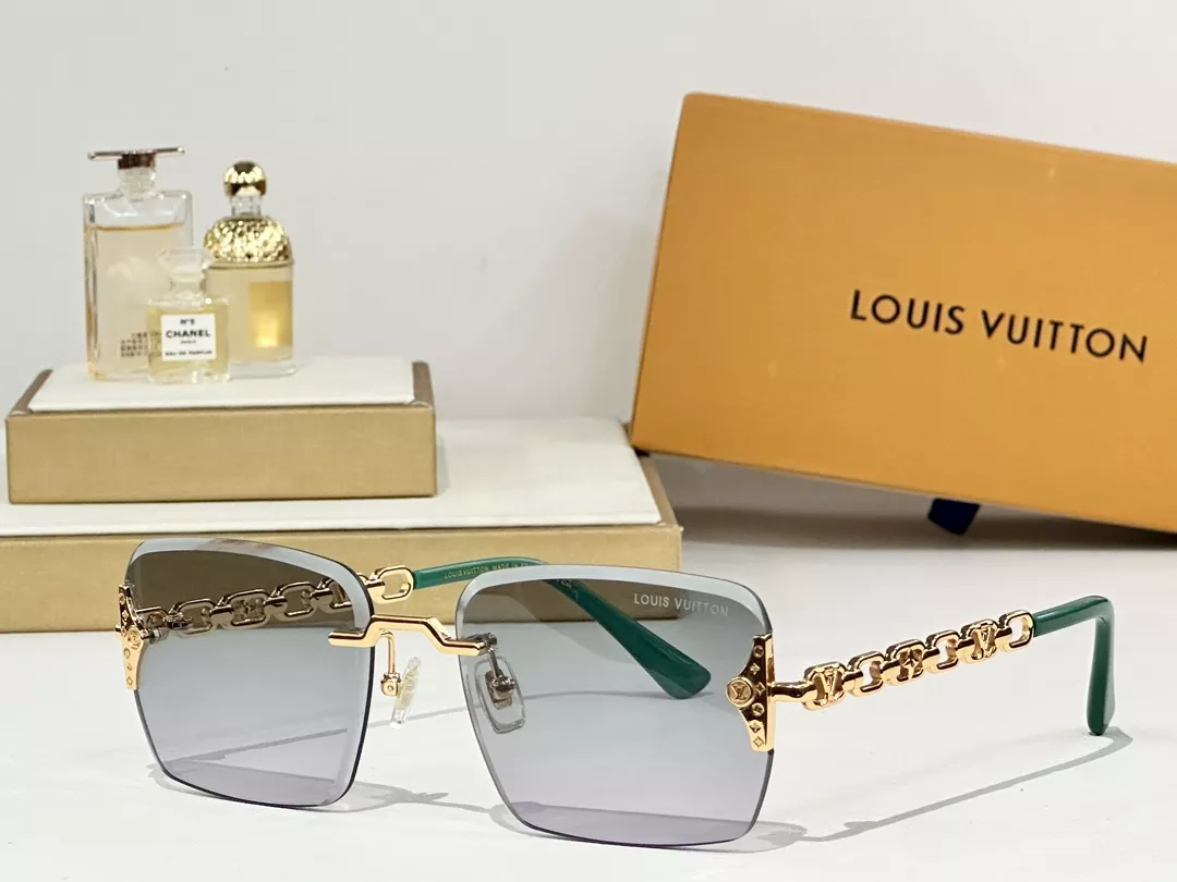 DailyWear 6679 Louis Vuitton AAA Quality Sunglasses
