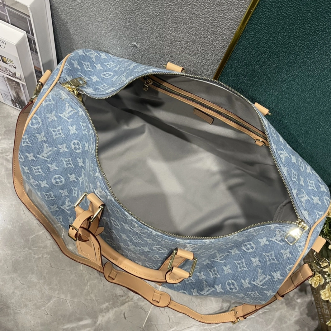 DailyWear 687 Louis Vuitton Travel Bags