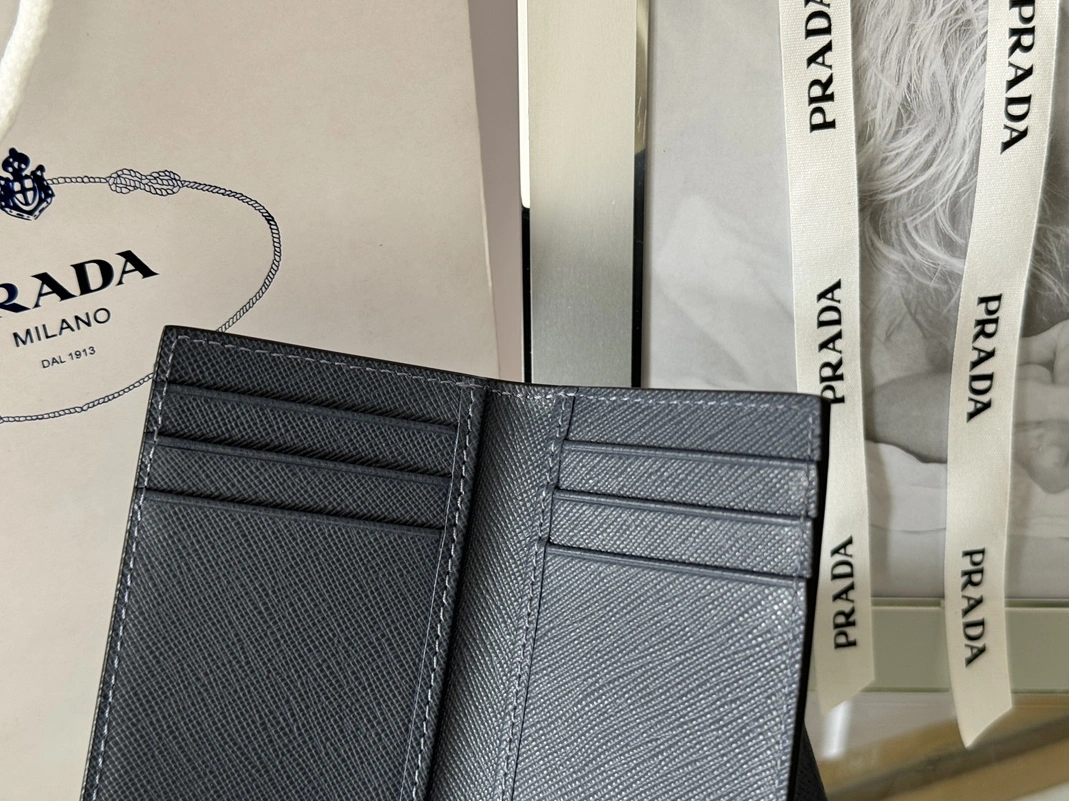 DailyWear 688 Prada AAA Quality Card Case In Navy