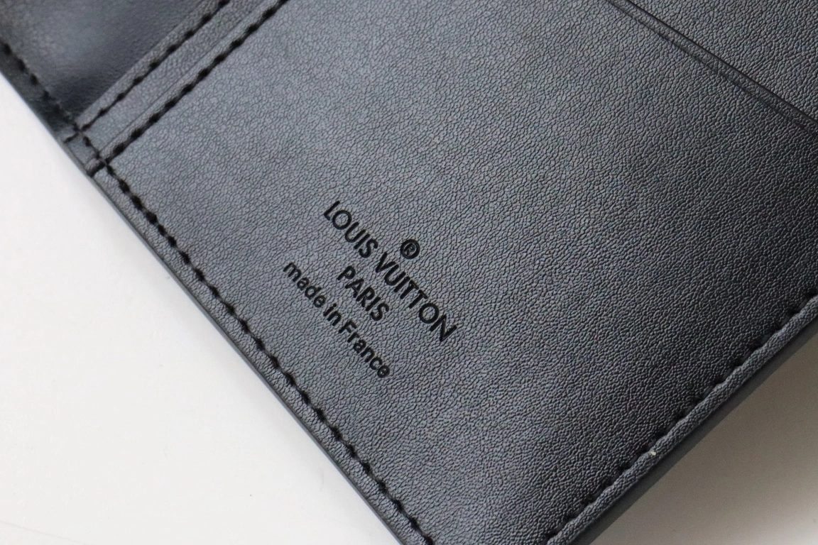 DailyWear 7200 Louis Vuitton AAA Man Wallets