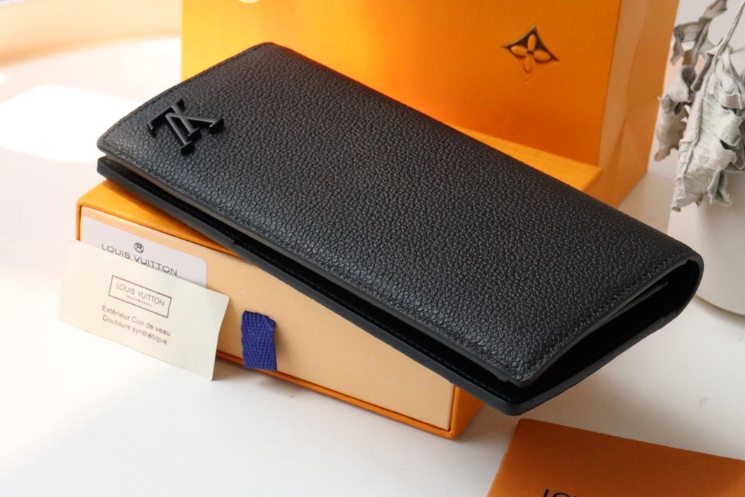 DailyWear 7200 Louis Vuitton AAA Man Wallets