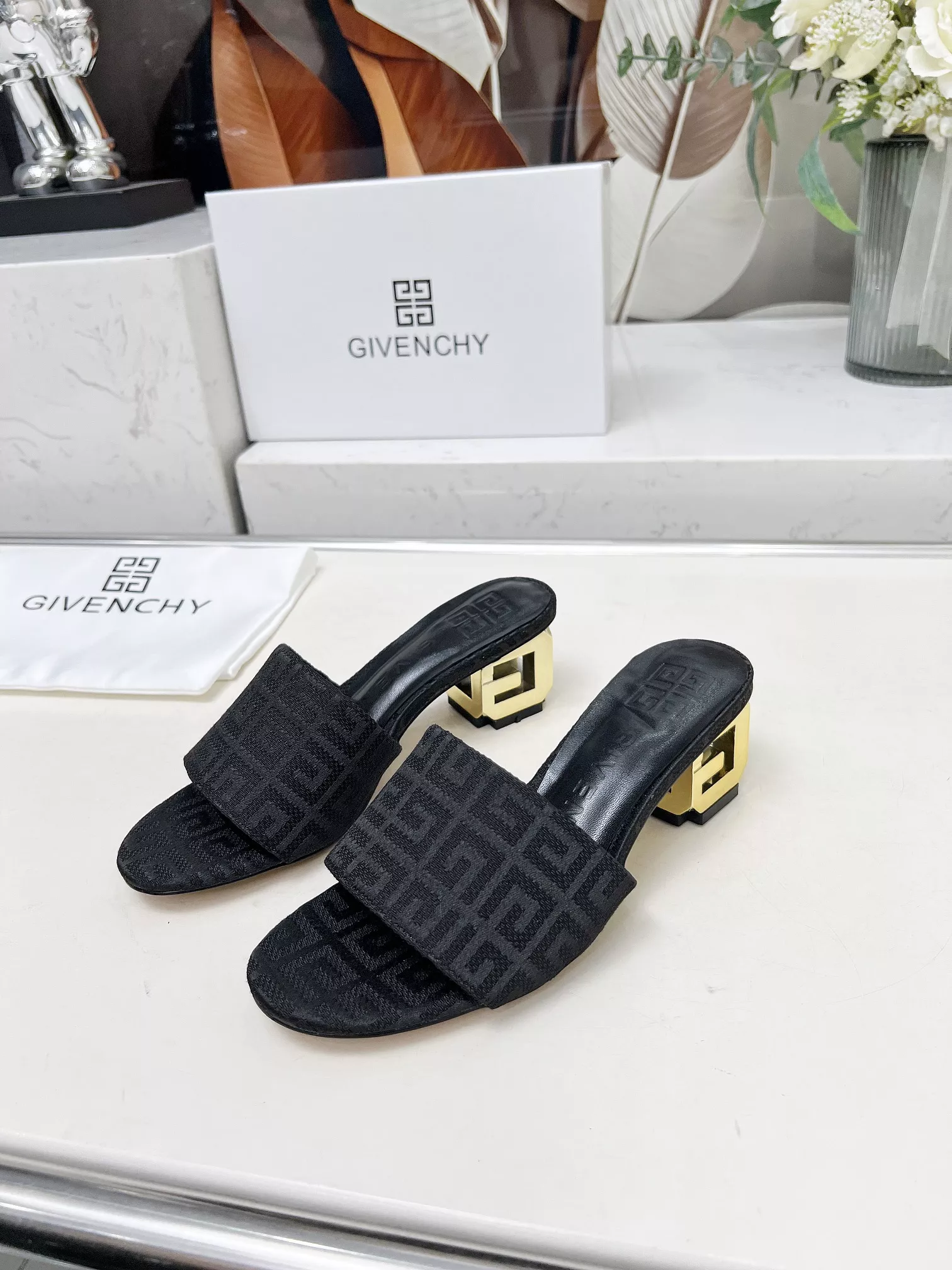 DailyWear 7267 Givenchy Slippers For Women