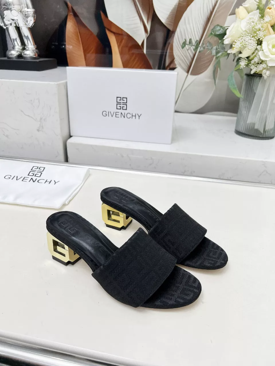 DailyWear 7267 Givenchy Slippers For Women