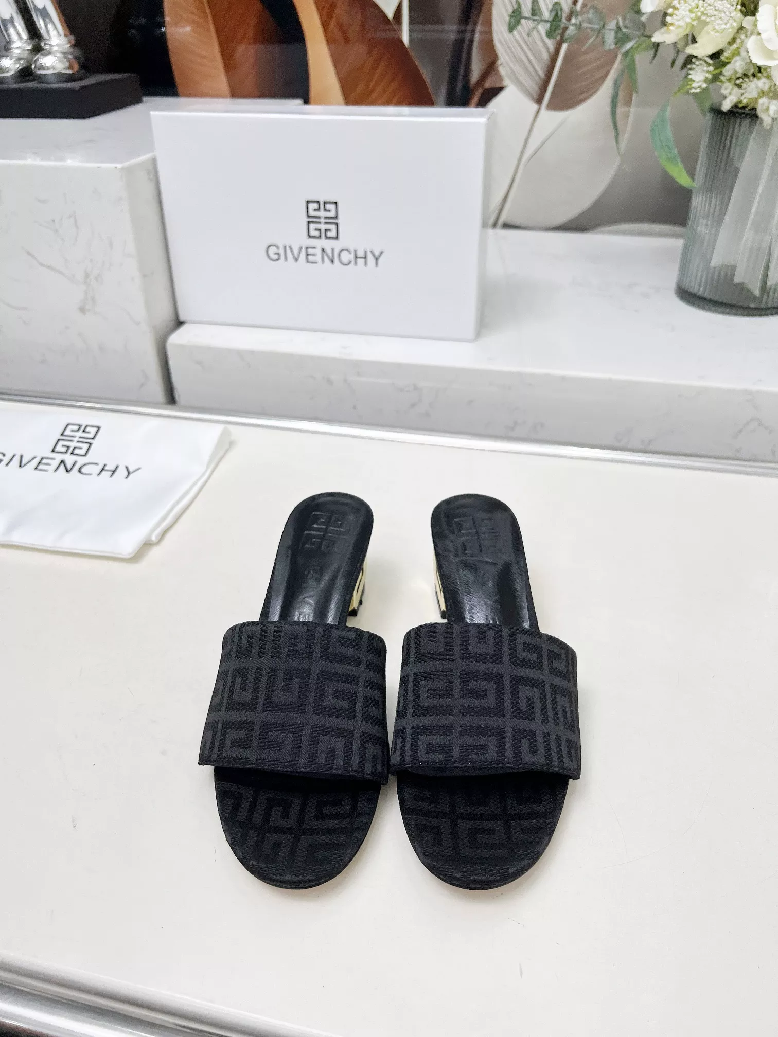 DailyWear 7267 Givenchy Slippers For Women