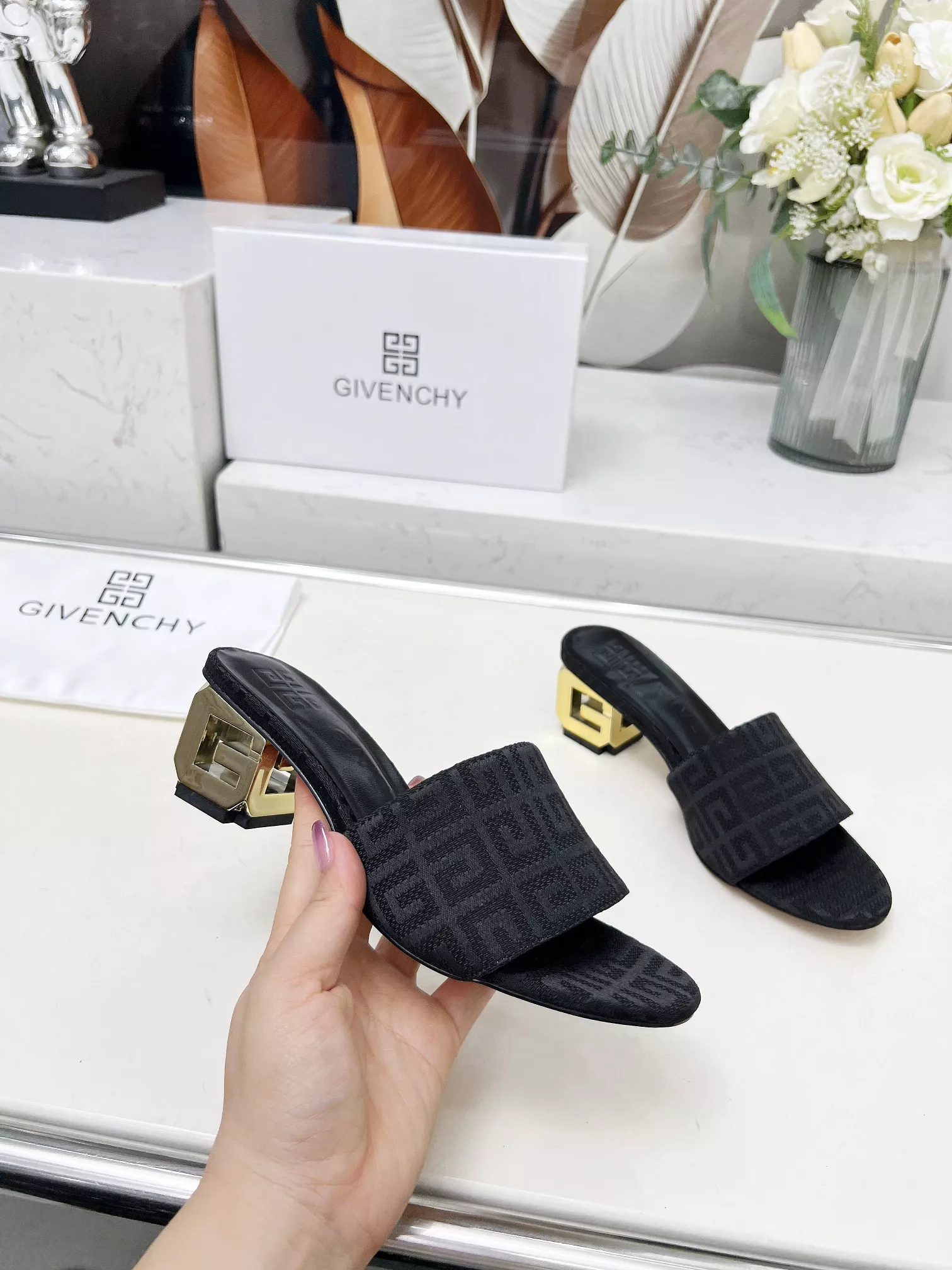 DailyWear 7267 Givenchy Slippers For Women