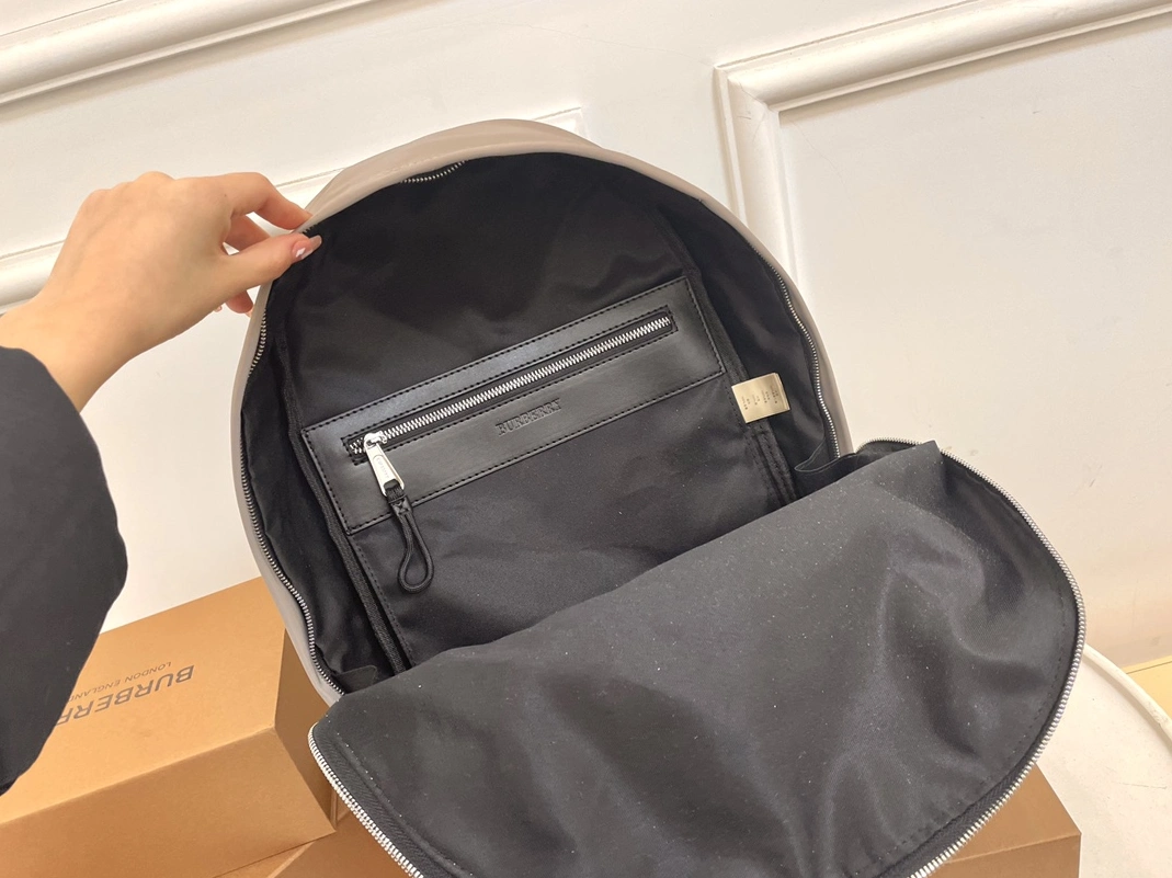 DailyWear 7382 Burberry AAA Man Backpacks
