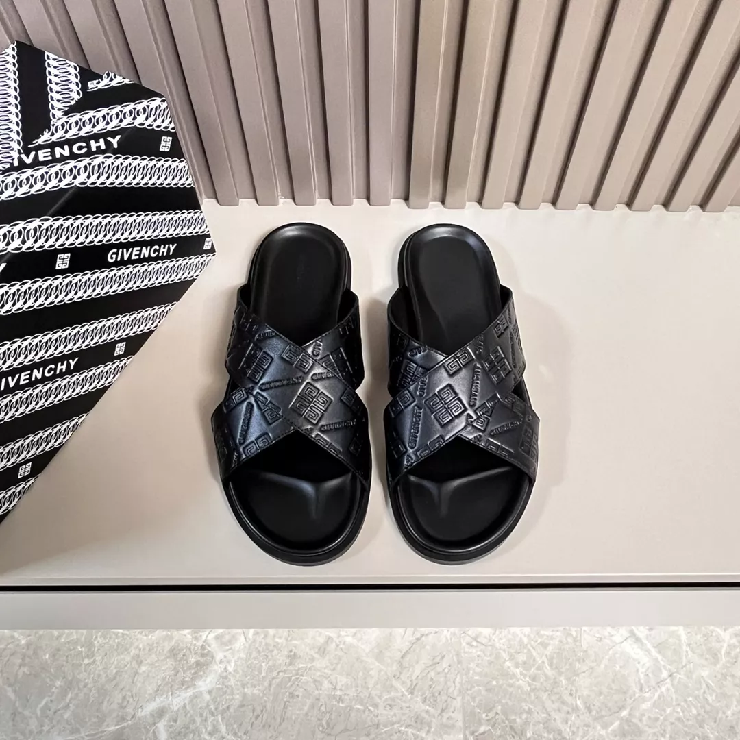 DailyWear 7404 Givenchy Slippers For Men