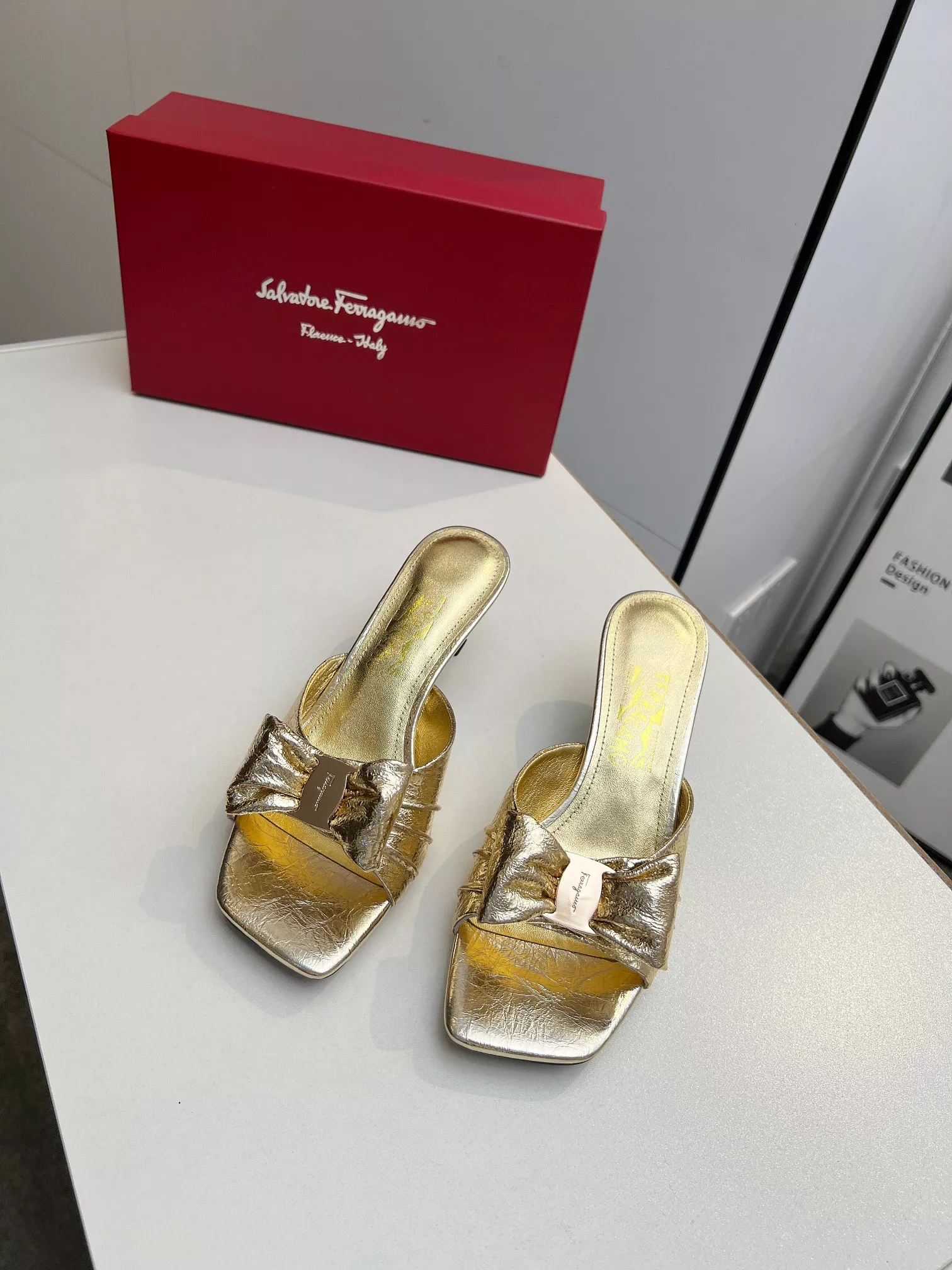 DailyWear 7495 Salvatore Ferragamo Slippers For Women