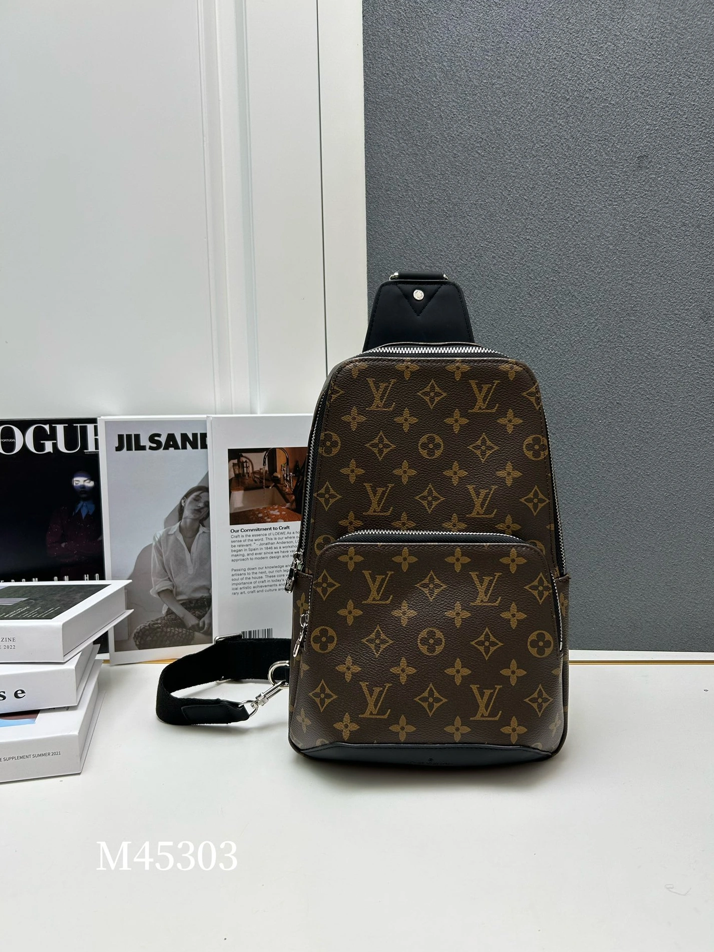 DailyWear 7614 Louis Vuitton AAA Man Messenger Bags