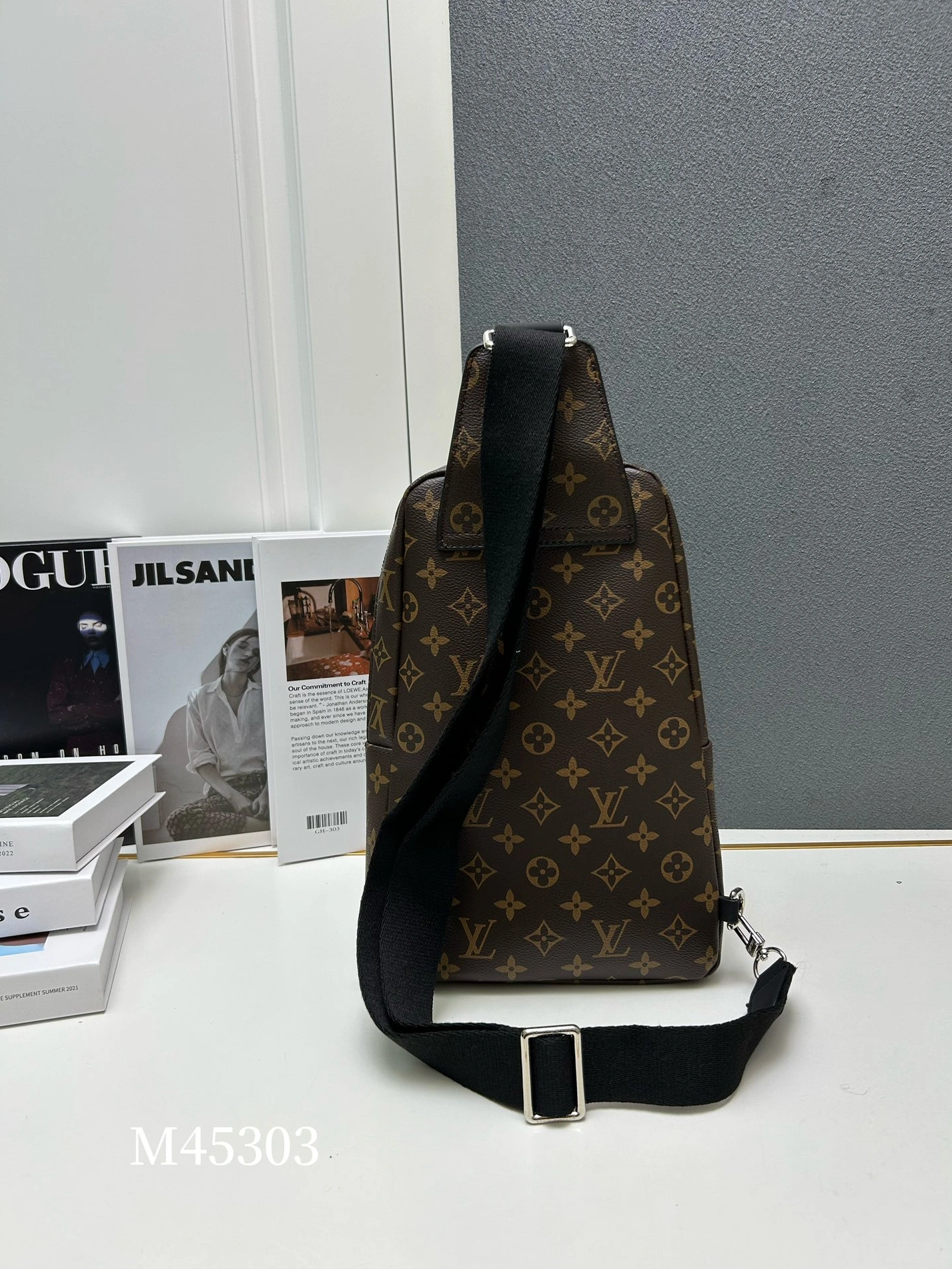 DailyWear 7614 Louis Vuitton AAA Man Messenger Bags