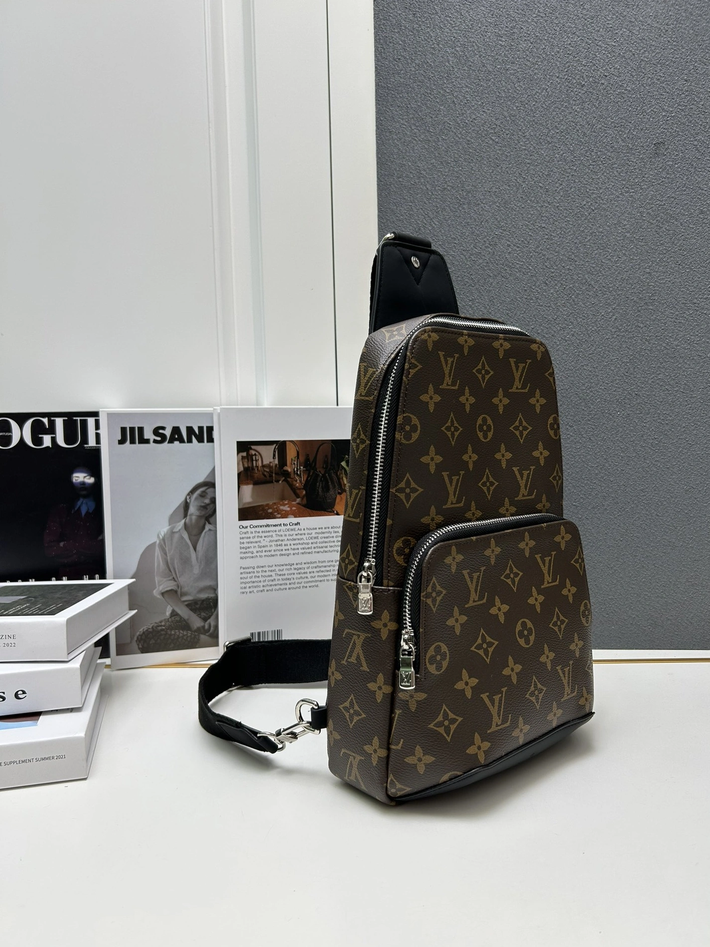 DailyWear 7614 Louis Vuitton AAA Man Messenger Bags