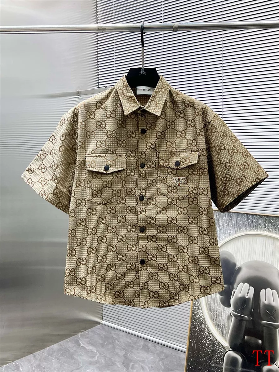 DailyWear 7846 Gucci Tracksuits Short Sleeved For Men