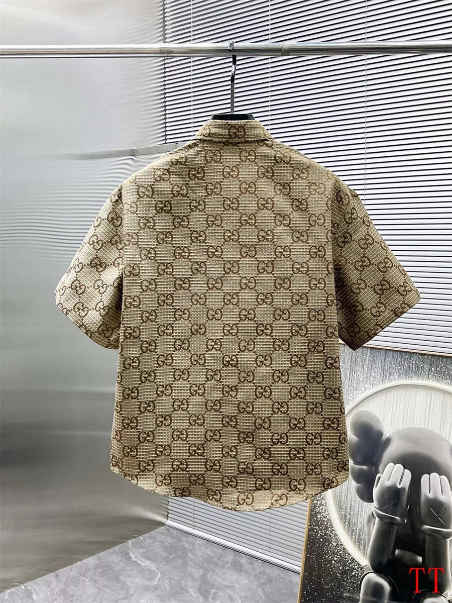 DailyWear 7846 Gucci Tracksuits Short Sleeved For Men