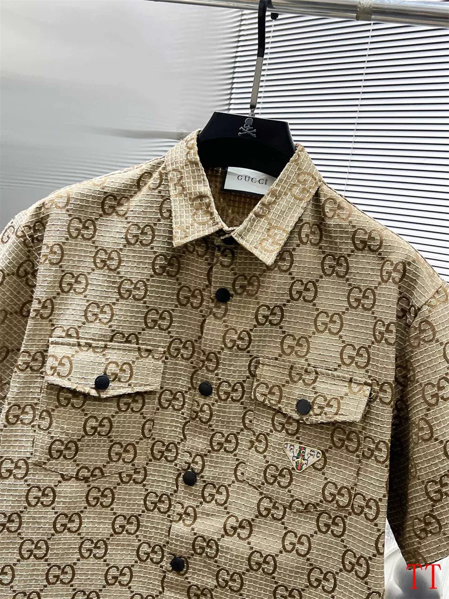 DailyWear 7846 Gucci Tracksuits Short Sleeved For Men