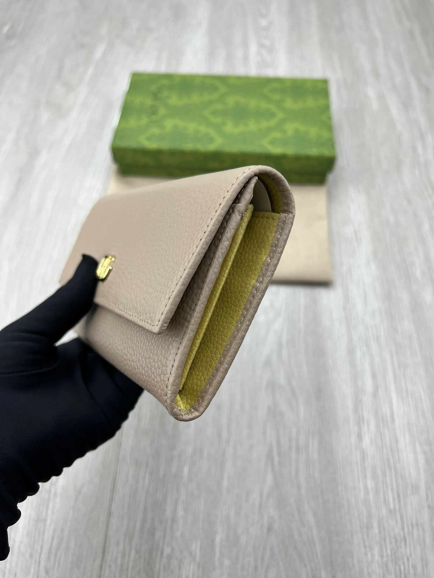 DailyWear 7854 Gucci Wallets For Women