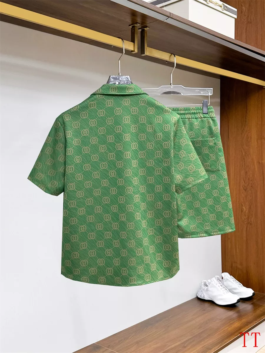 DailyWear 7923 Gucci Tracksuits Short Sleeved For Men