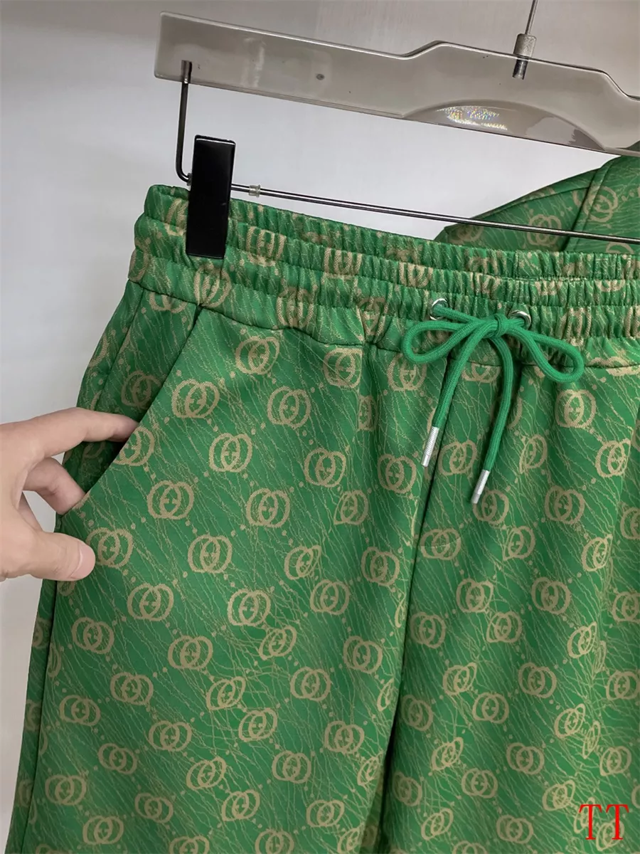 DailyWear 7923 Gucci Tracksuits Short Sleeved For Men