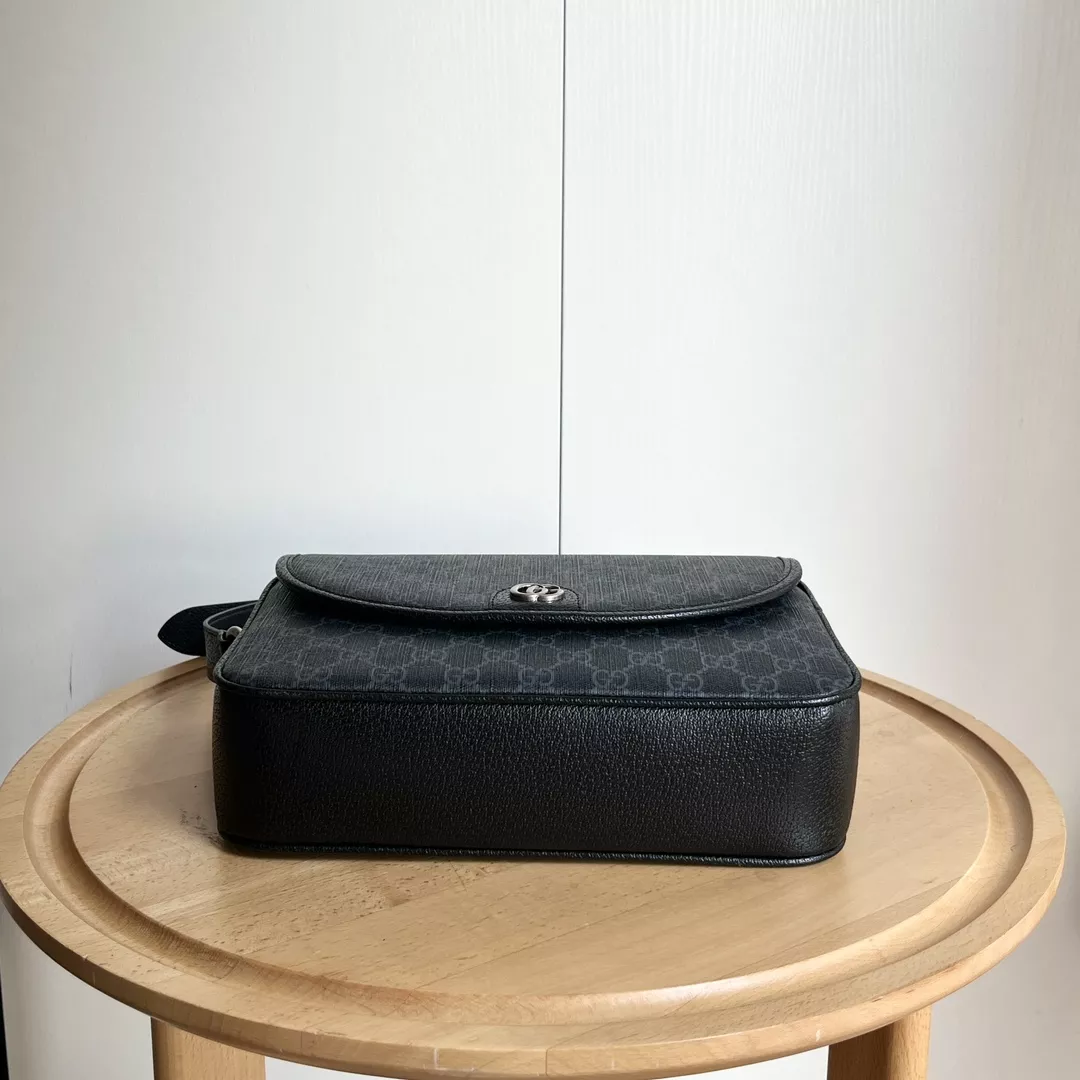 DailyWear 8117 Gucci AAA Quality Messenger Bags For Unisex