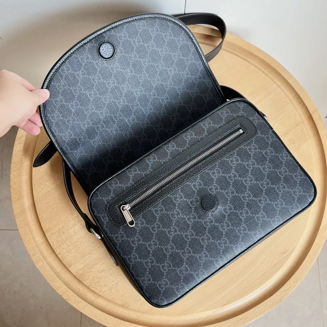 DailyWear 8117 Gucci AAA Quality Messenger Bags For Unisex