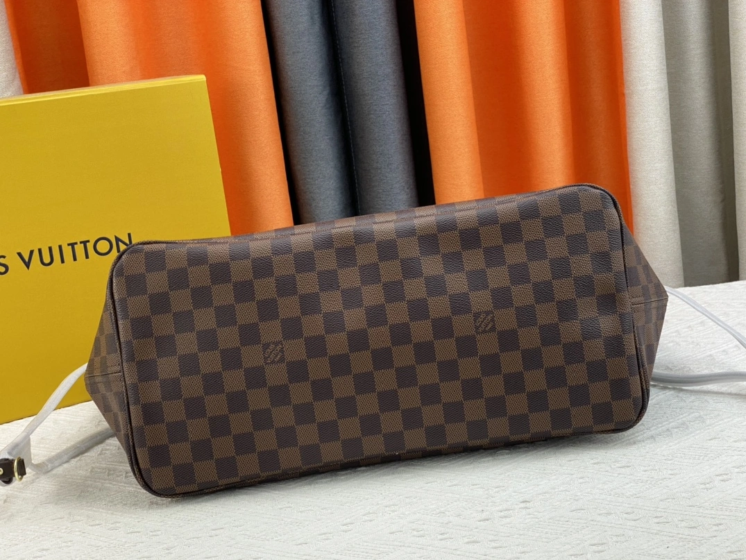 DailyWear 8343 Louis Vuitton AAA Quality Shoulder Bags For Women