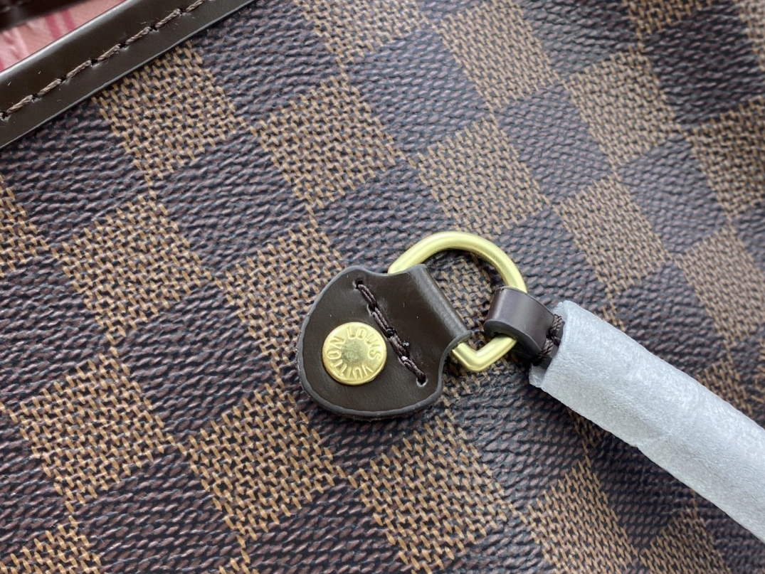 DailyWear 8343 Louis Vuitton AAA Quality Shoulder Bags For Women