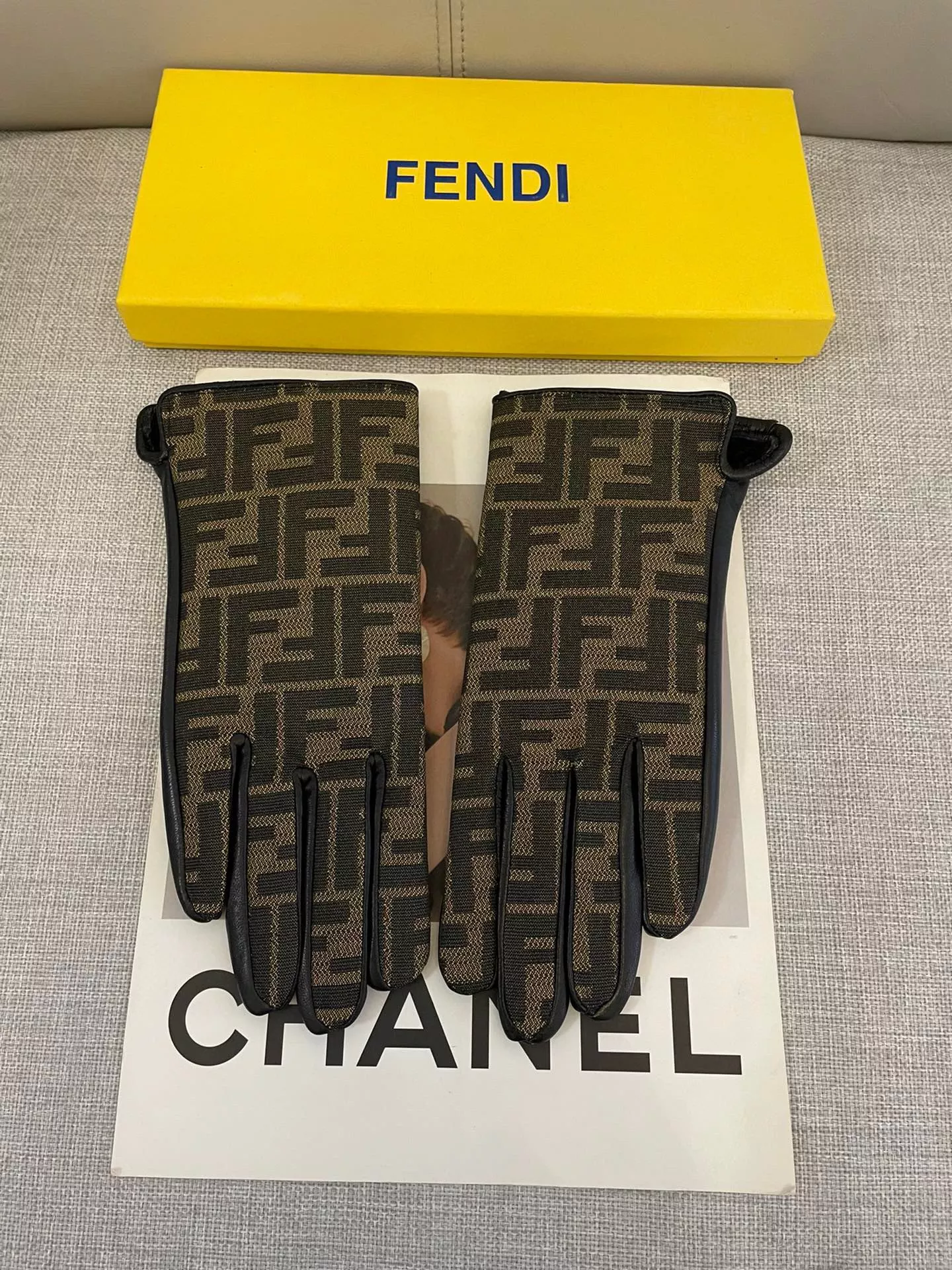 DailyWear 8575 Fendi Gloves