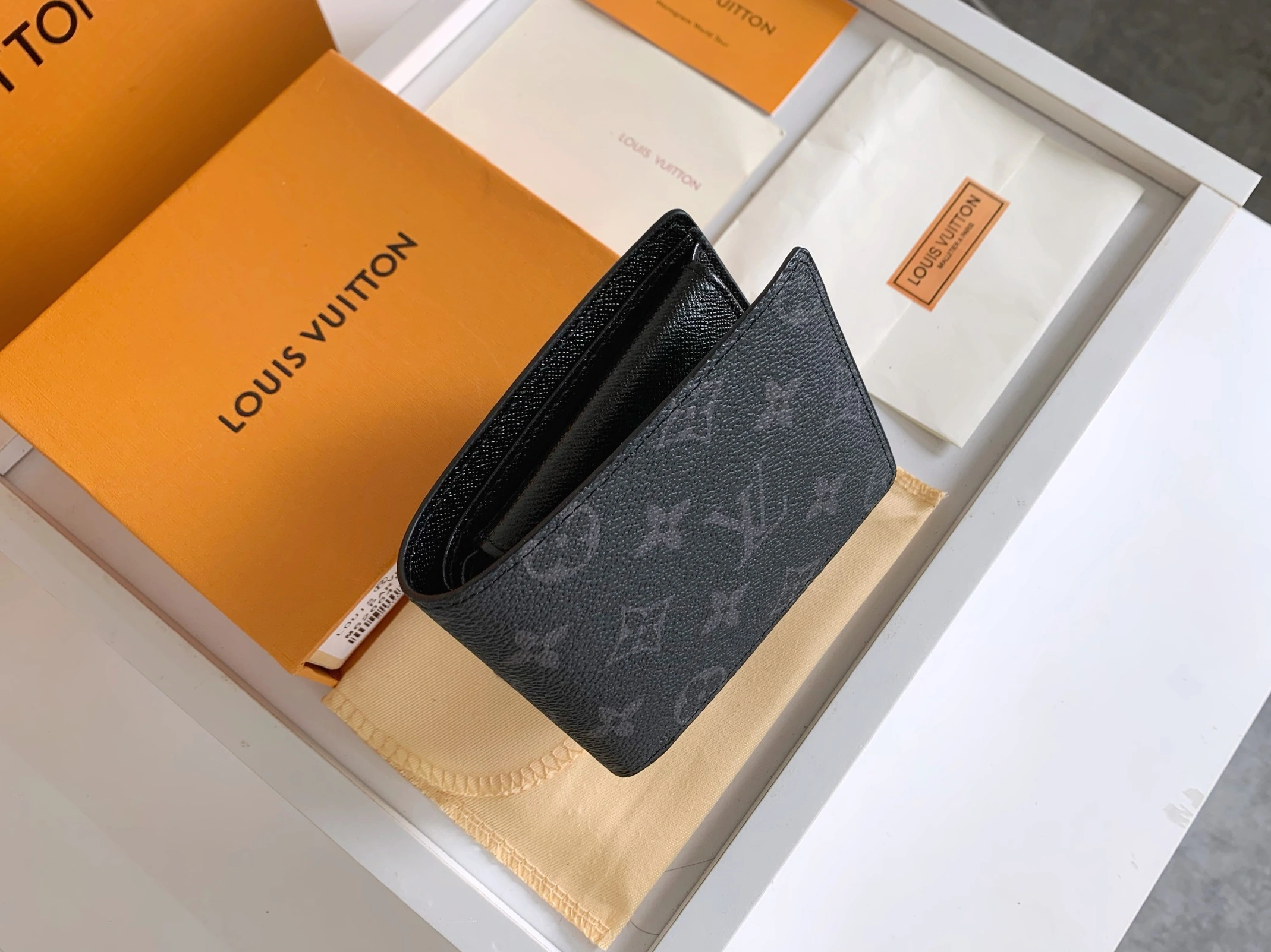 DailyWear 8630 Louis Vuitton LV Wallets For Unisex