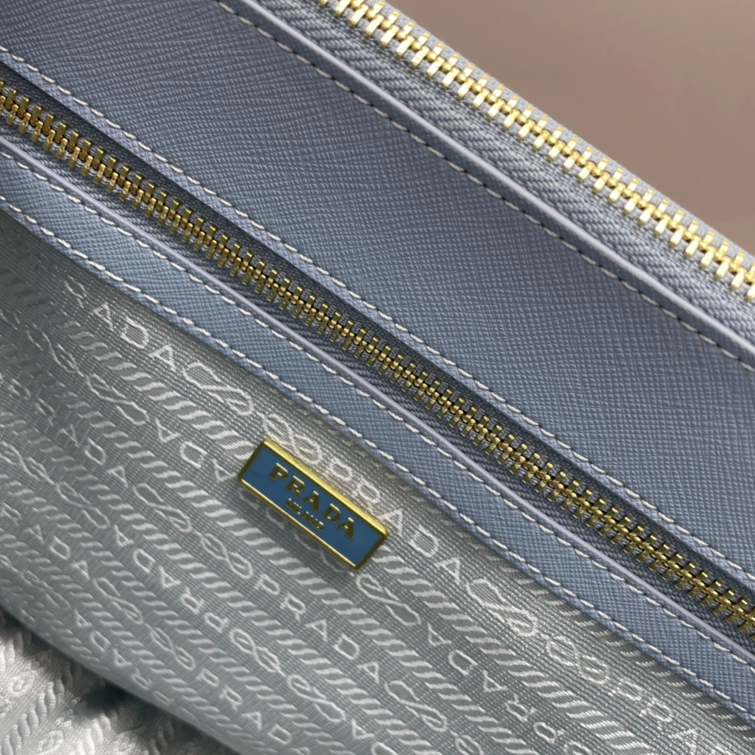 DailyWear 8642 Prada AAA Quality Handbags For Women