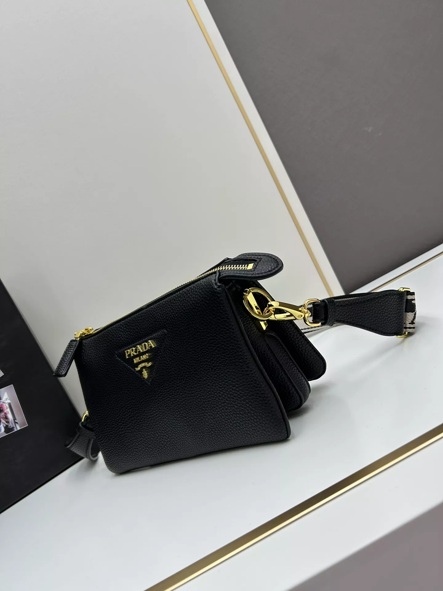 DailyWear 8843 Prada AAA Quality Messenger Bags For Women