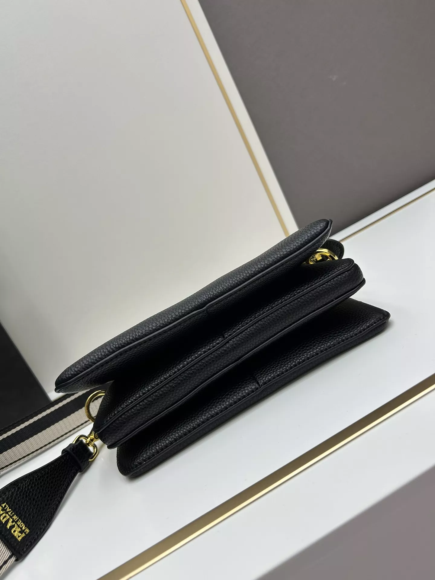 DailyWear 8843 Prada AAA Quality Messenger Bags For Women