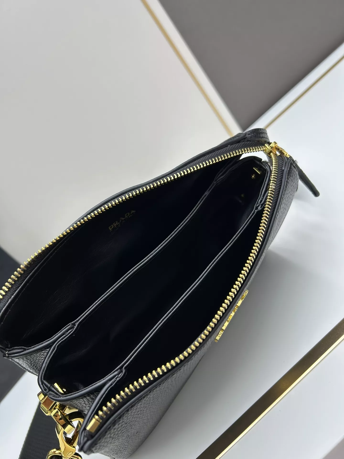 DailyWear 8843 Prada AAA Quality Messenger Bags For Women