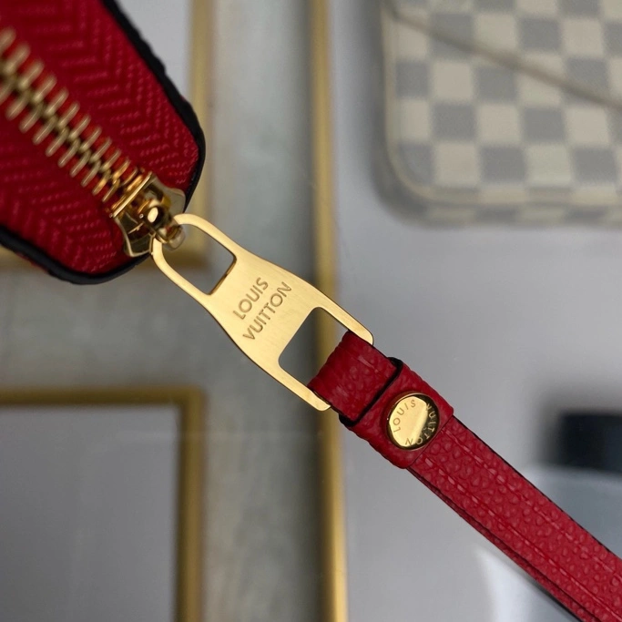 DailyWear 8869 Louis Vuitton AAA Quality Wallets For Women