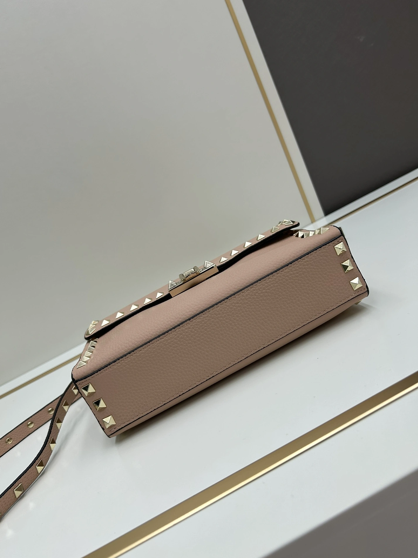 DailyWear 899 Valentino AAA Quality Messenger Bags For Women