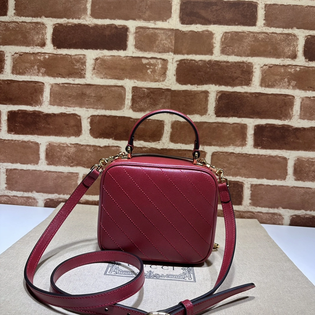 DailyWear 9004 Gucci AAA Quality Messenger Bags For Women