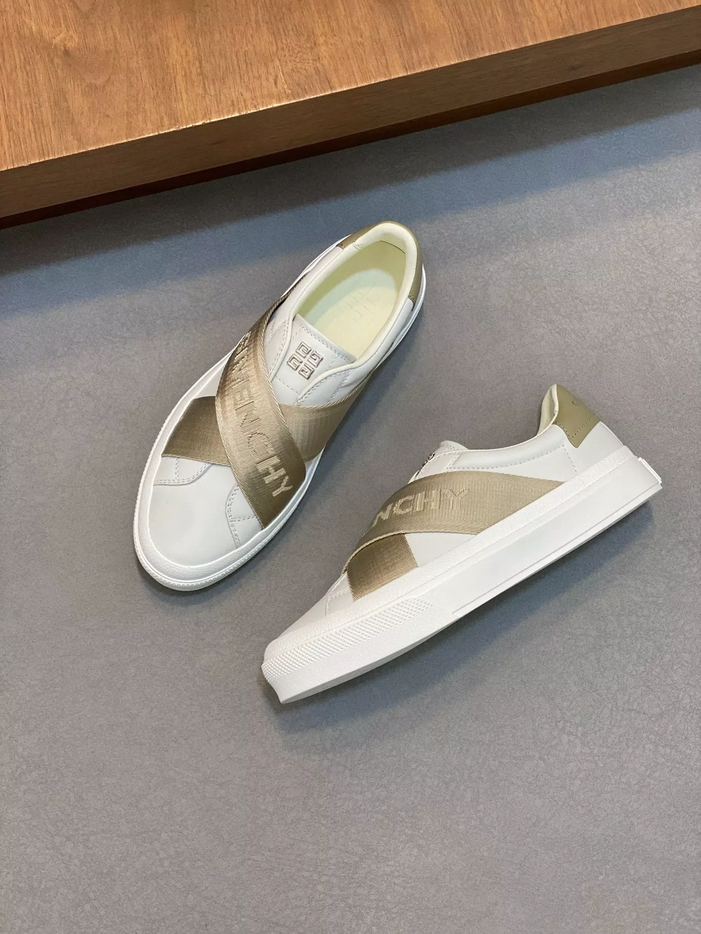 DailyWear 9014 Givenchy Casual Shoes For Men